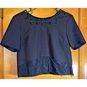 Topshop Black Cropped Short‎ Sleeve Top Lace Trim Cutout Neckline Size 4